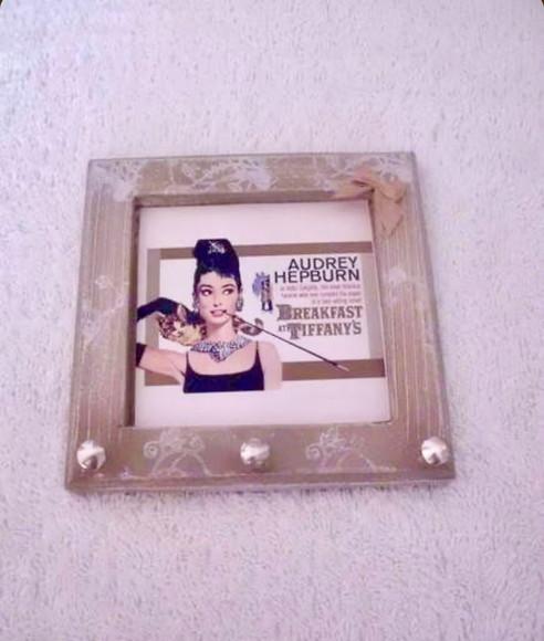 Porta Colar Audrey Hepburn