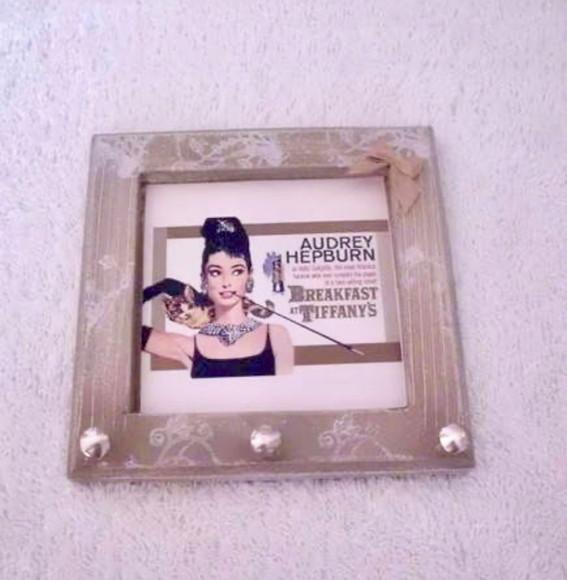 Porta Colar Audrey Hepburn