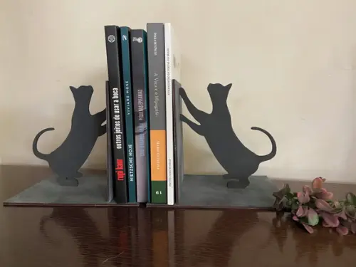 Aparador de Livros Gatos