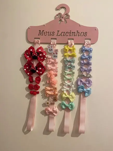 Cabide Porta Laços de Menina