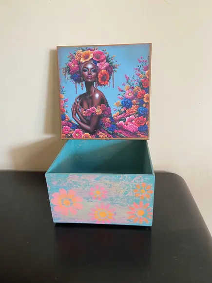 Caixa Afro e Flores