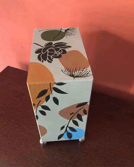 Caixa Alta com Pintura Orgânica
