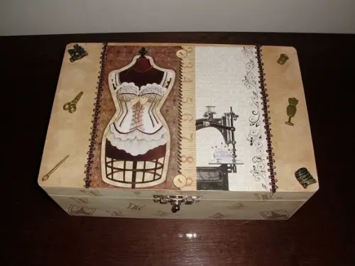 Caixa de Costura Vintage
