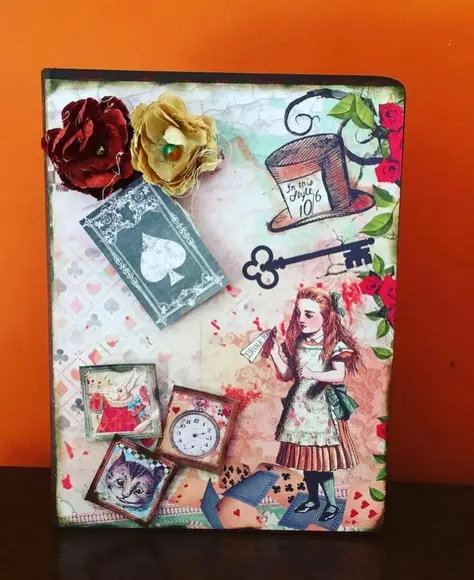 Caixa Livro Alice
