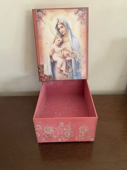 Caixa Nossa Senhora e Jesus