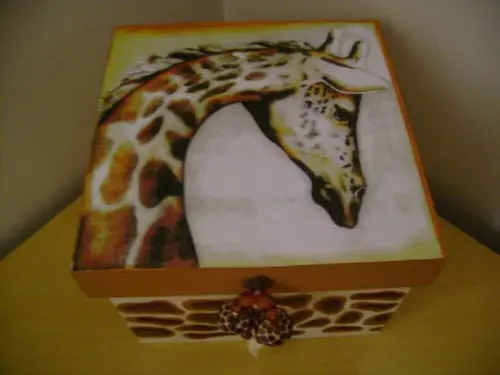 Caixa Porta Jóias Girafa