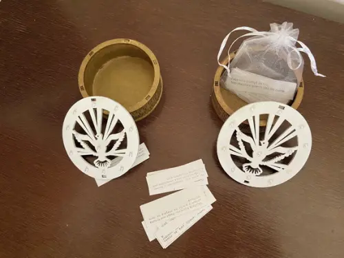 Caixas Espírito Santo com Terço