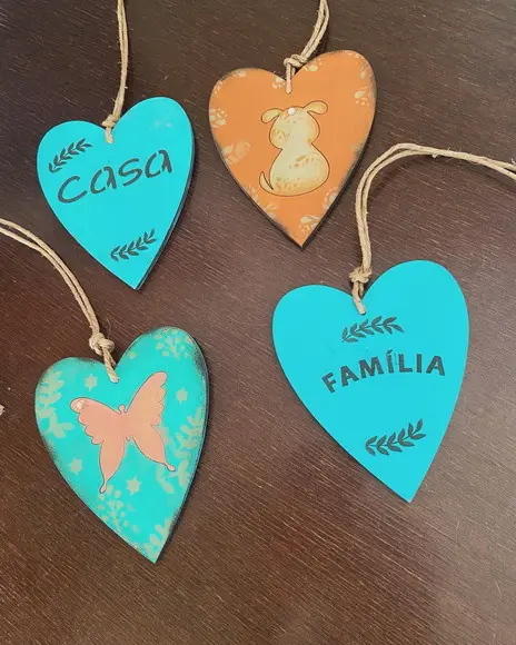 Móbile de Corações Decorativos