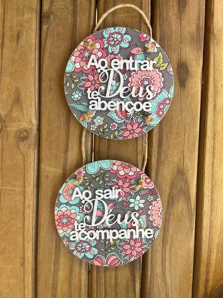 Placa de Porta ao Entrar Deus Te Abençoe