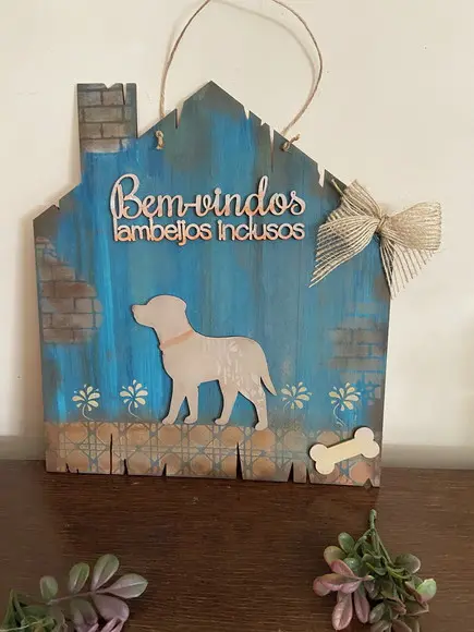 Placa Pet Bem Vindos Lambeijos Inclusos