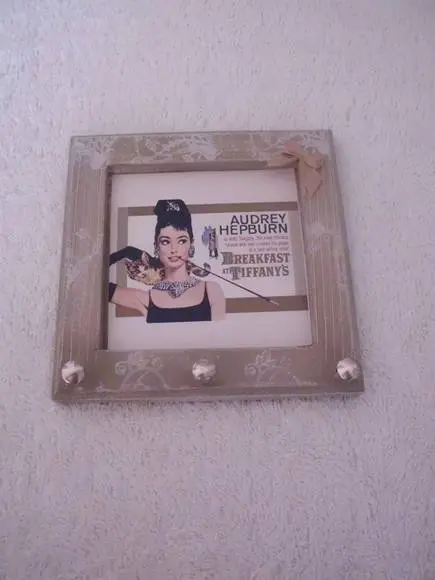 Porta Colar Audrey Hepburn