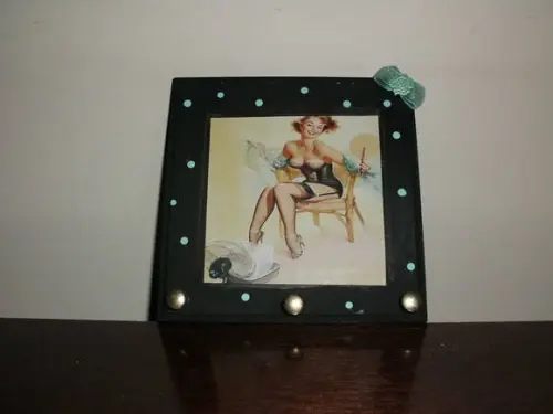 Porta Colar Pin-ups