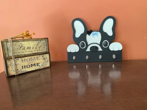 Porta Coleiras Pug