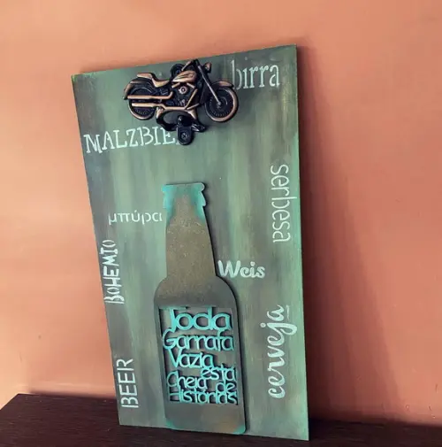 Quadro com Abridor de Garrafas