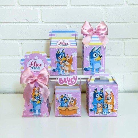 Kit 10 Caixas Personalizadas Bluey Rosa - Lembrancinha de Festa/ Aniversario - Montadas com laço