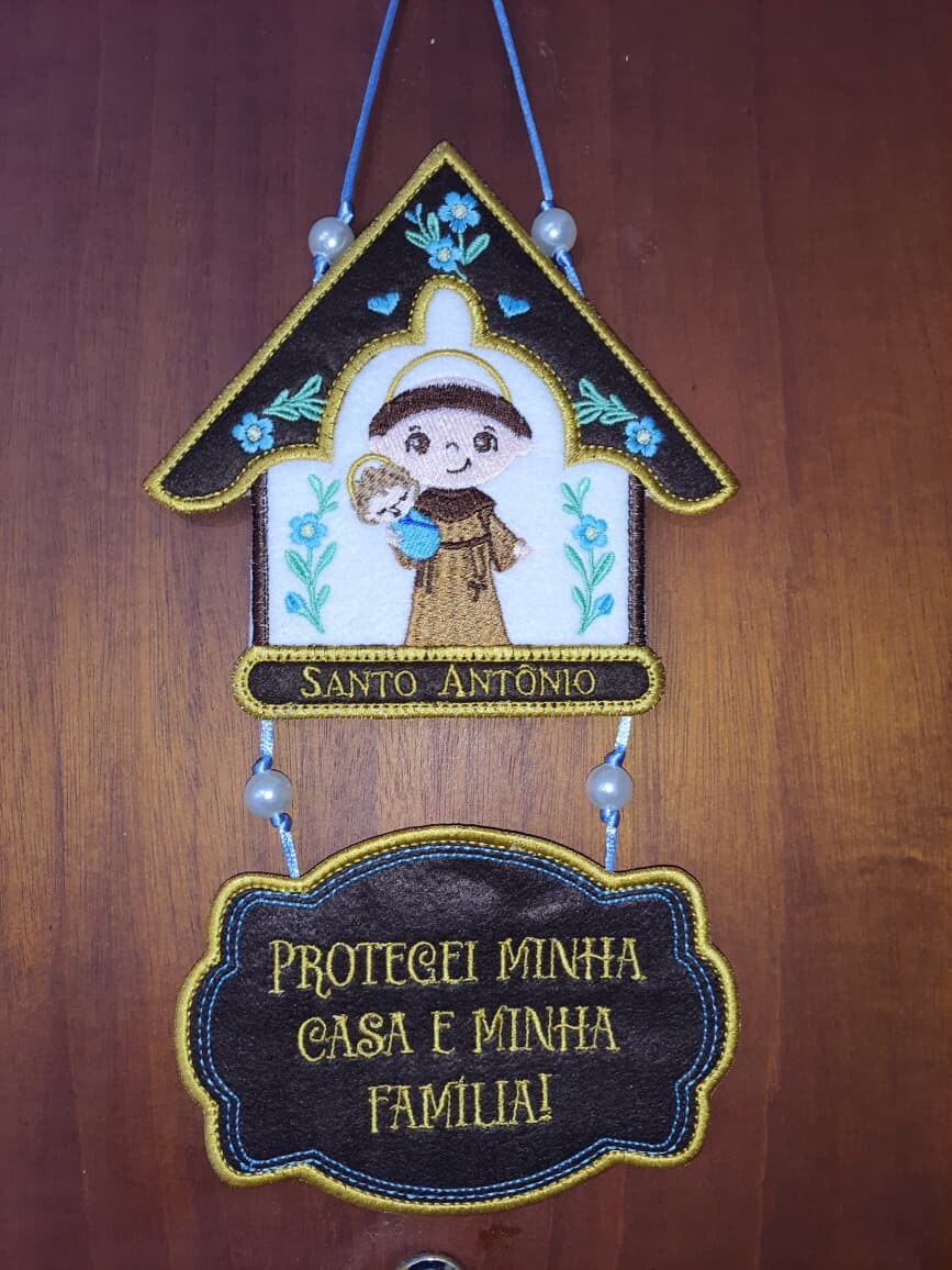 Adorno de Porta Bordado Santo Antônio