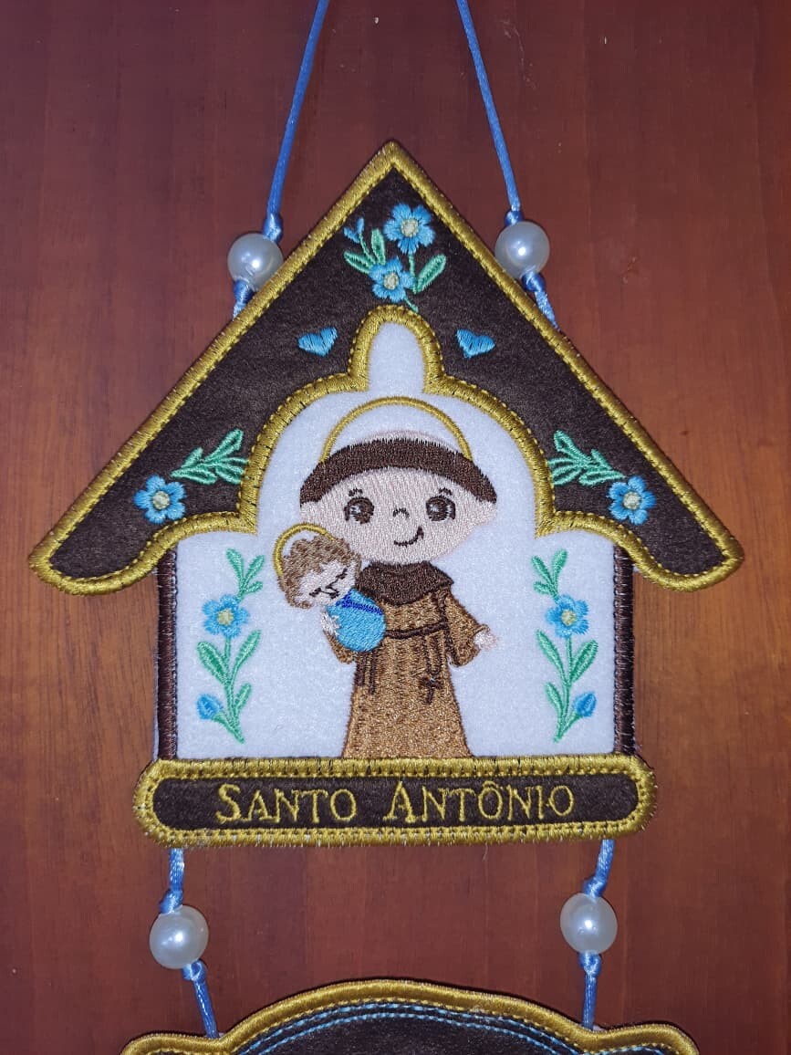 Adorno de Porta Bordado Santo Antônio