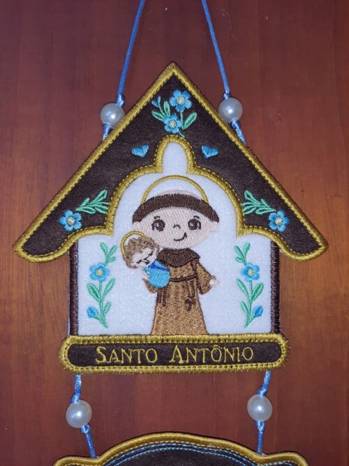 Adorno de Porta Bordado Santo Antônio