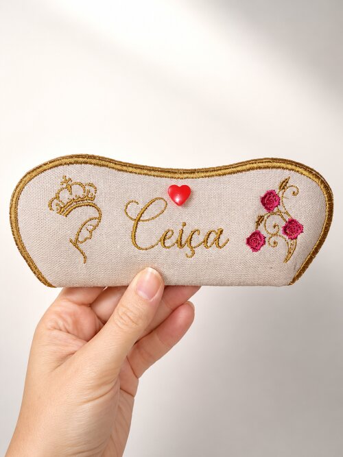 Porta Óculos Personalizado com Nome Bordado Estilo Slim Nossa Senhora