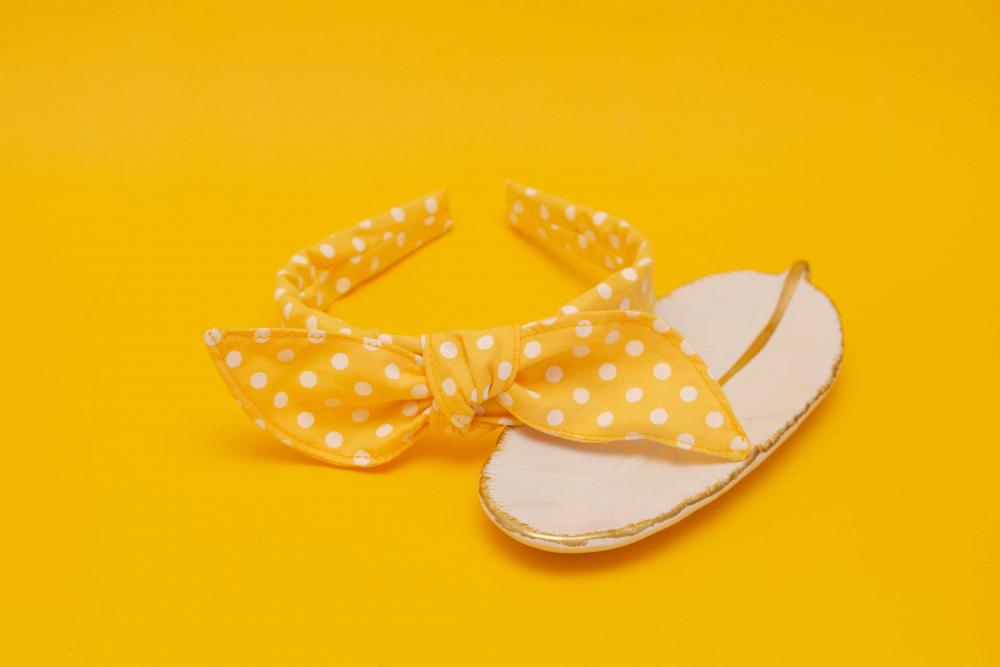 TIARA | TRICOLINE COM BOLINHAS LAÇO | AMARELO BOLINHA BRANCA