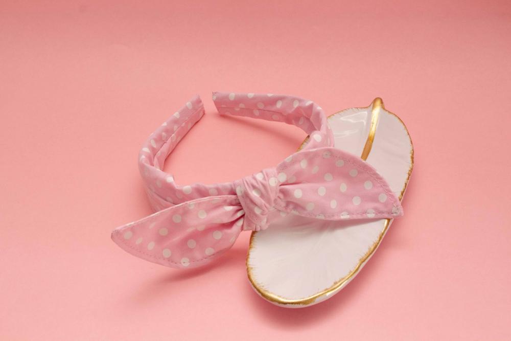TIARA | TRICOLINE COM BOLINHAS LAÇO | ROSA CLARO BOLINHA BRANCA