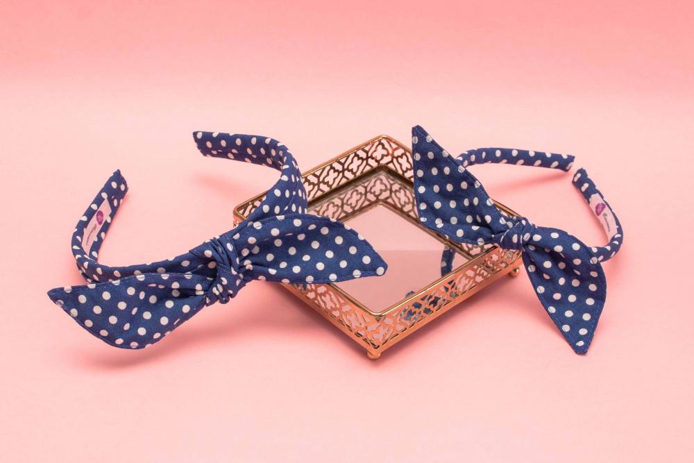 KIT MÃE E FILHA TRICOLINE LAÇO COM BOLINHA (2 TIARA) | AZUL MAR