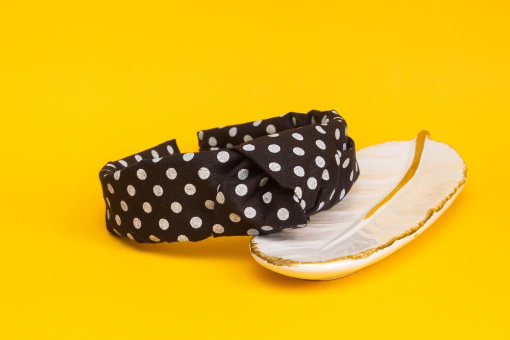 TIARA | TRICOLINE COM BOLINHA NÓ TURBANTE  | PRETA