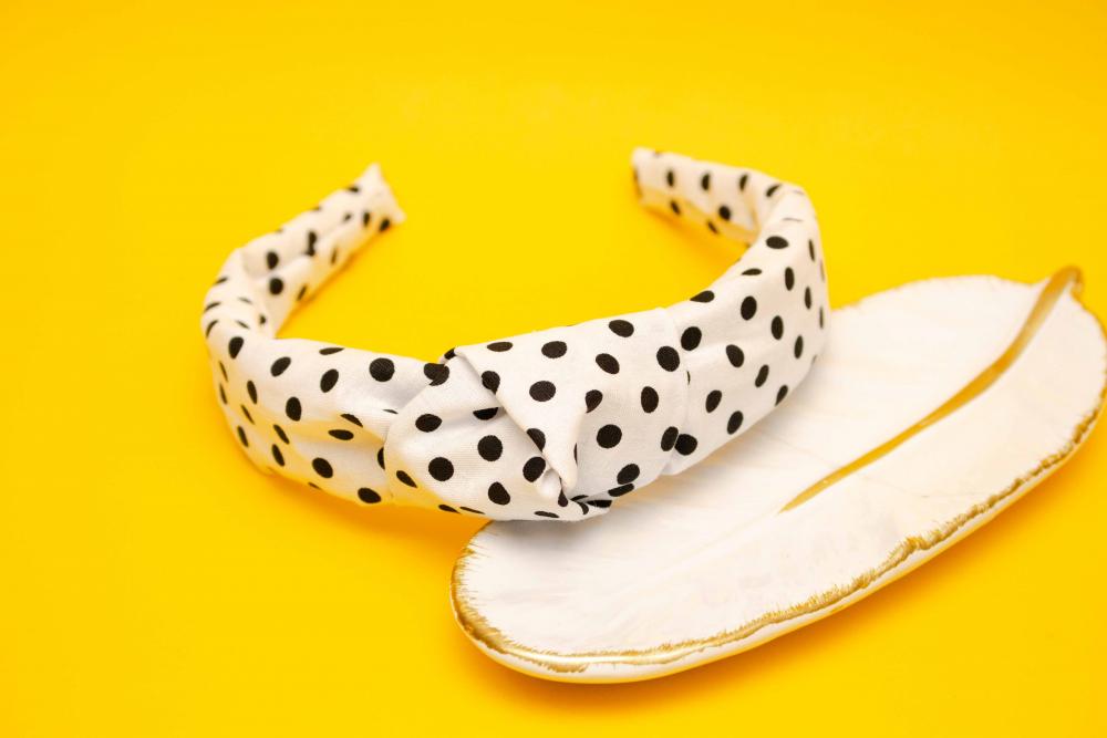 TIARA | TRICOLINE COM BOLINHA NÓ TURBANTE | BRANCO BOLINHA PRETA