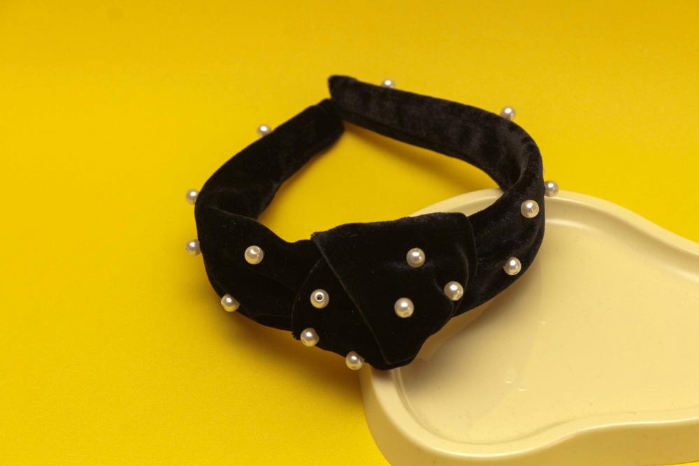 TIARA | NÓ TURBANTE VELUDO COM PEROLAS | PRETO