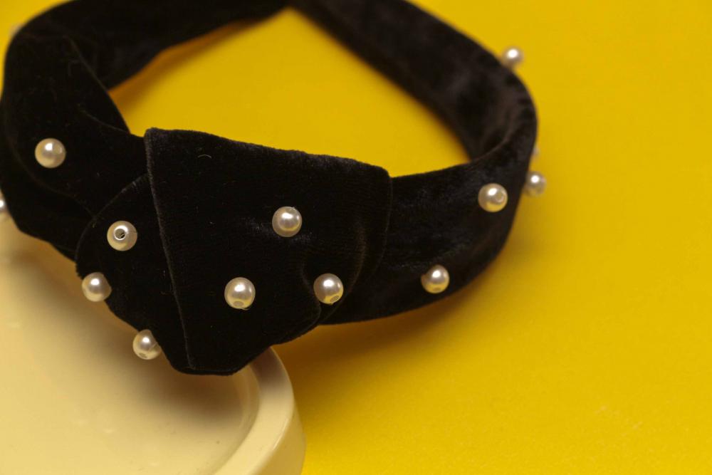 TIARA | NÓ TURBANTE VELUDO COM PEROLAS | PRETO