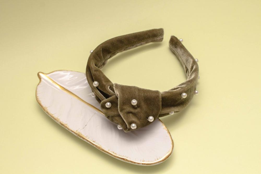 TIARA | NÓ TURBANTE VELUDO COM PEROLAS | VERDE MILITAR