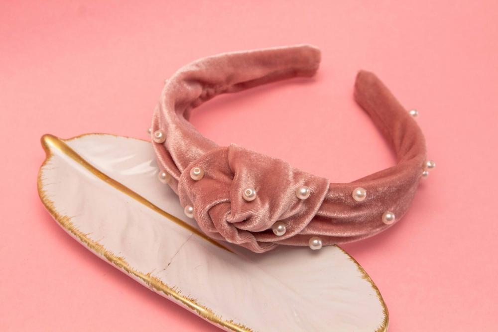 TIARA | NÓ TURBANTE VELUDO COM PEROLAS | ROSÊ