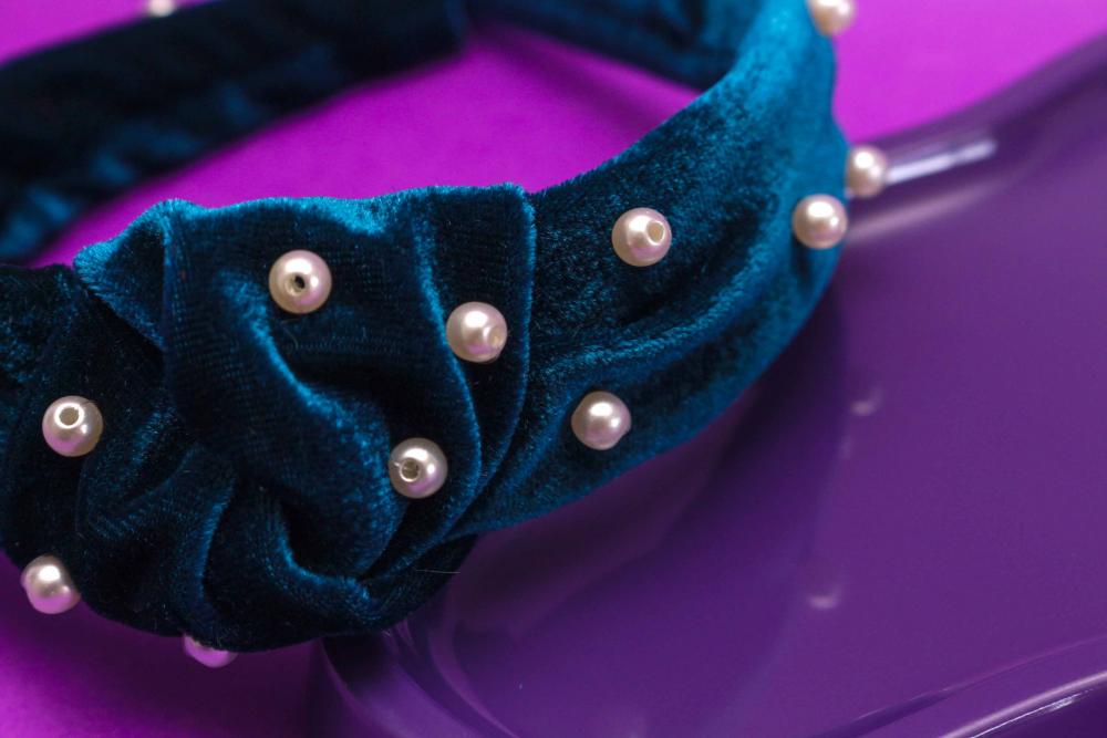 TIARA | NÓ TURBANTE VELUDO COM PEROLAS | AZUL PETROLEO