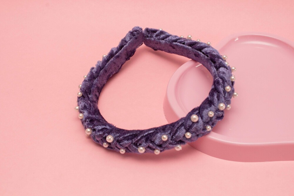 TIARA | TRANÇA ACHATADA VELUDO FINO COM PEROLAS | INDIGO
