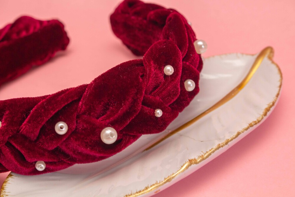 TIARA | TRANÇA ACHATADA VELUDO PEROLAS | MARSALA