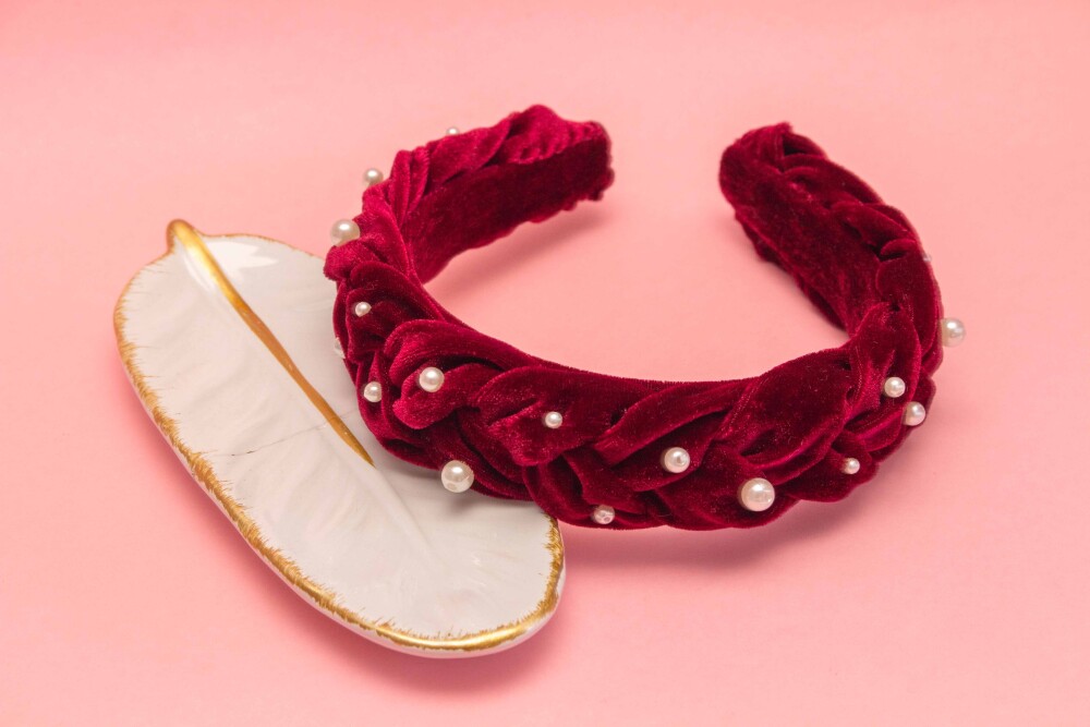 TIARA | TRANÇA ACHATADA VELUDO PEROLAS | MARSALA
