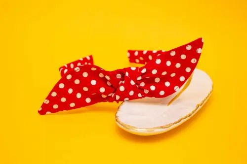 TIARA | TRICOLINE COM BOLINHAS LAÇO | VERMELHO BOLINHA BRANCA