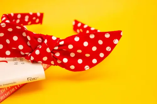 TIARA | TRICOLINE COM BOLINHAS LAÇO | VERMELHO BOLINHA BRANCA