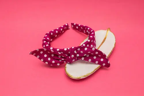 TIARA | TRICOLINE COM BOLINHAS LAÇO | BORDÔ BOLINHA BRANCA