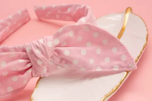 TIARA | TRICOLINE COM BOLINHAS LAÇO | ROSA CLARO BOLINHA BRANCA