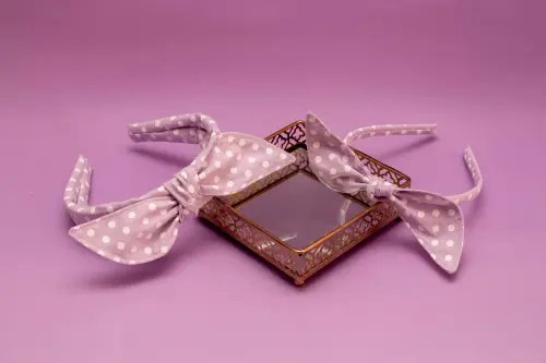 KIT MÃE E FILHA TRICOLINE LAÇO COM BOLINHA (2 TIARA) | LILÁS