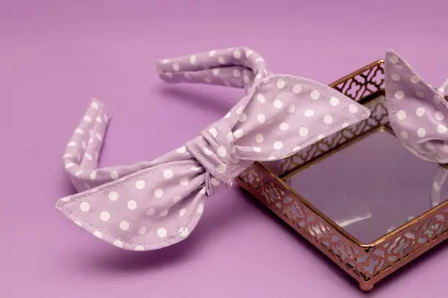 KIT MÃE E FILHA TRICOLINE LAÇO COM BOLINHA (2 TIARA) | LILÁS
