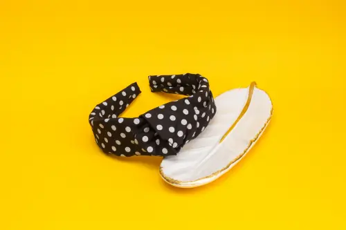 TIARA | TRICOLINE COM BOLINHA NÓ TURBANTE  | PRETA