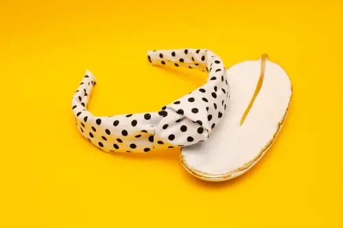TIARA | TRICOLINE COM BOLINHA NÓ TURBANTE | BRANCO BOLINHA PRETA