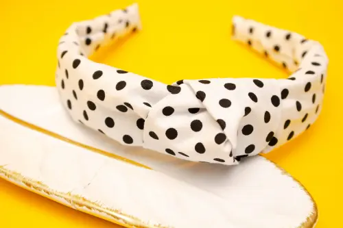 TIARA | TRICOLINE COM BOLINHA NÓ TURBANTE | BRANCO BOLINHA PRETA