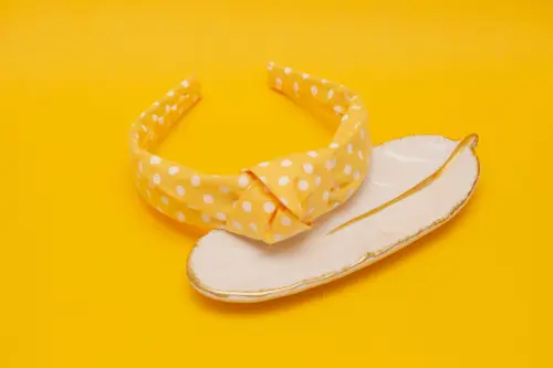 TIARA | TRICOLINE COM BOLINHA NÓ TURBANTE | AMARELO