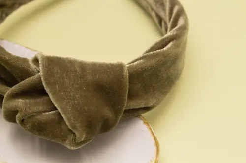 TIARA | NÓ TURBANTE VELUDO | VERDE MILITAR