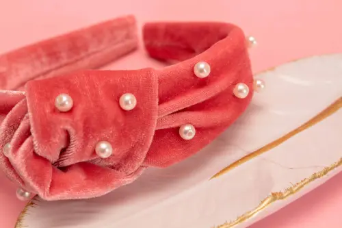TIARA | NÓ TURBANTE VELUDO COM PEROLAS | ROSA CHICLETE