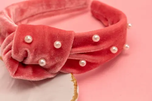 TIARA | NÓ TURBANTE VELUDO COM PEROLAS | ROSA CHICLETE