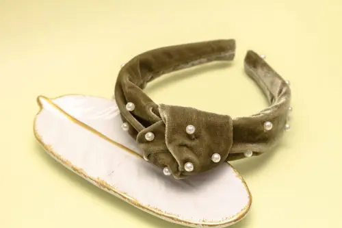 TIARA | NÓ TURBANTE VELUDO COM PEROLAS | VERDE MILITAR
